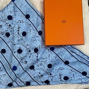 NWT Hermes scarf carre twill 100% soie 140cm cavaliers du caucase